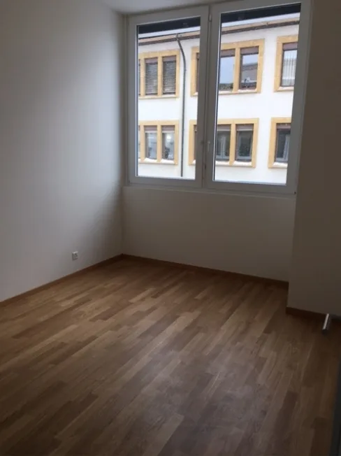 2 Zimmer Wohnung in La Chaux-de-Fonds – Foto 2 von 4