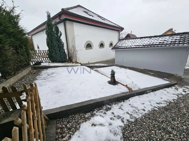 Old building charm with mountain view and private garden – photo 12 of 13