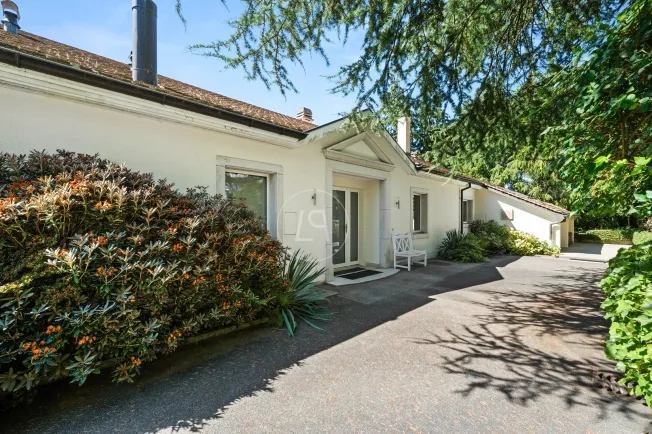 4.5 Zimmer Einfamilienhaus in Rolle – Foto 4 von 20