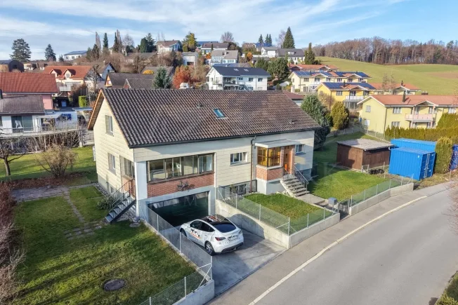 Maison individuelle de 6 pièces, calme et lumineuse à Ueberstorf