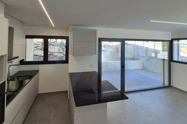 Magnifica villa bifamiliare con vista sulle montagne nelle alture di Sion – foto 16 di 26