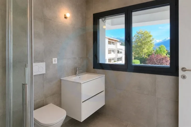 Magnifica villa bifamiliare con vista sulle montagne nelle alture di Sion – foto 23 di 26