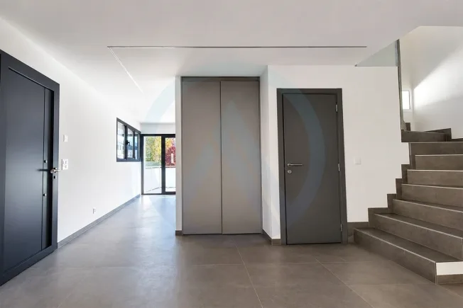 Magnifica villa bifamiliare con vista sulle montagne nelle alture di Sion – foto 19 di 26