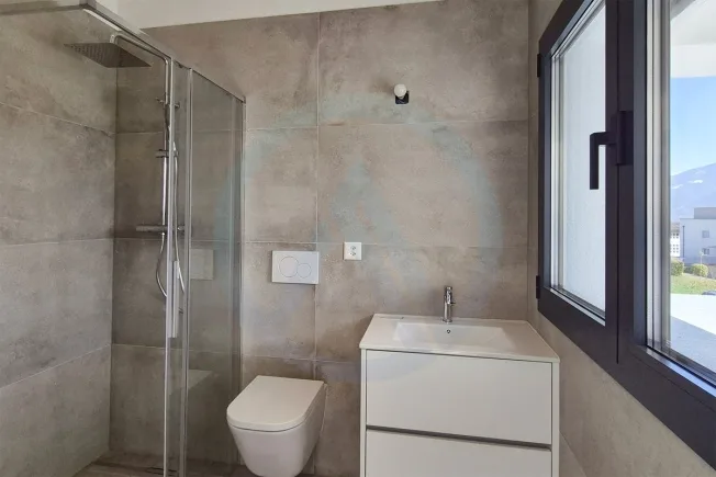 Magnifica villa bifamiliare con vista sulle montagne nelle alture di Sion – foto 24 di 26