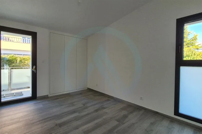 Magnifica villa bifamiliare con vista sulle montagne nelle alture di Sion – foto 22 di 26