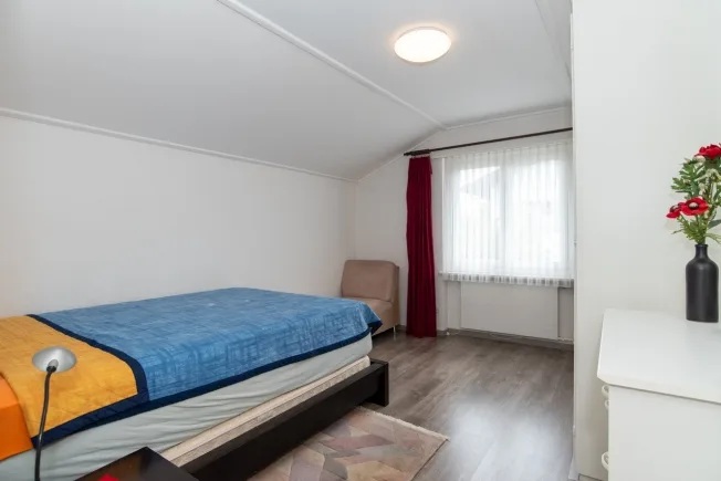 Habiter de manière indépendante au centre, ensoleillé, avantageux en termes d'impôts ! – photo 9 sur 12
