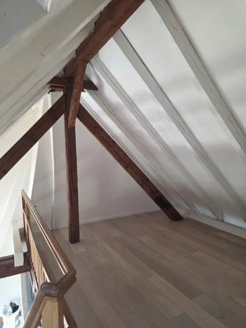 Moderne Dachwohnung mit Galerie im Zürcher Seefeld – photo 2 sur 4