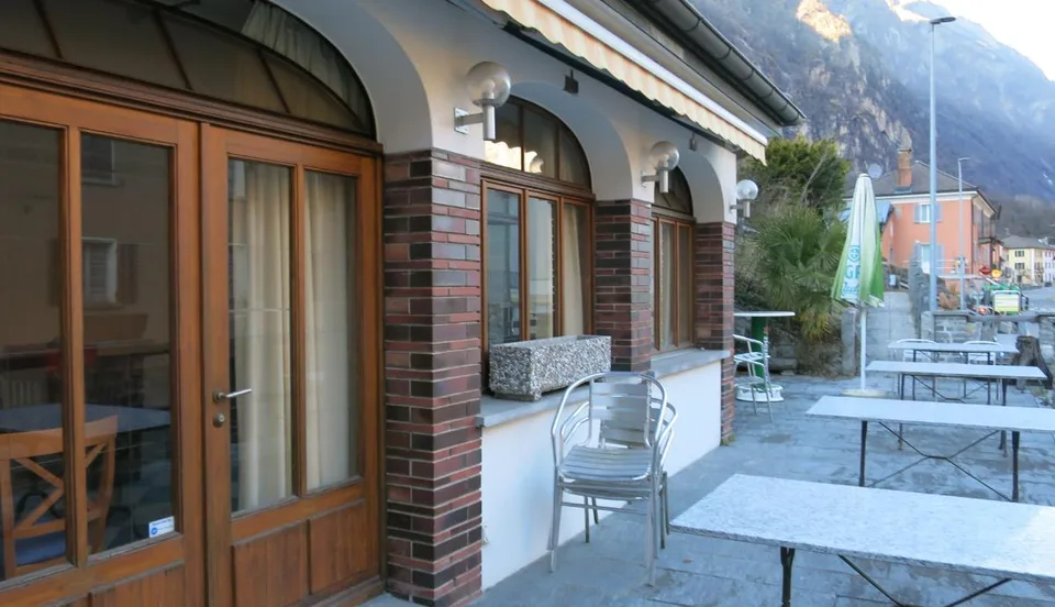 7.5 Zimmer Mehrfamilienhaus in Cama – Foto 7 von 10