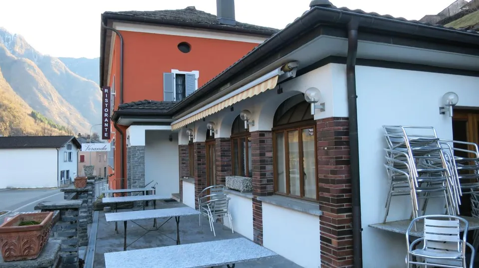 7.5 Zimmer Mehrfamilienhaus in Cama – Foto 6 von 10