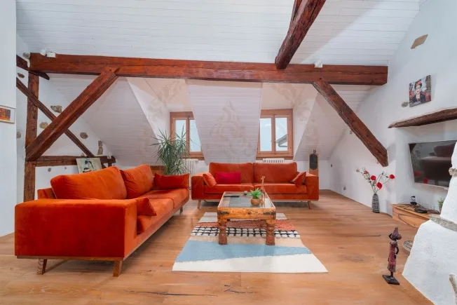 Ein verrückter Charme für dieses Haus mit Garten und Blick auf den Neuenburgersee – Foto 21 von 25
