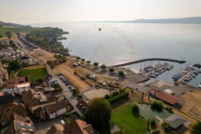 Ein verrückter Charme für dieses Haus mit Garten und Blick auf den Neuenburgersee – Foto 14 von 25