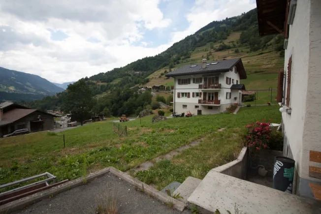 3.5 Zimmer Einfamilienhaus in Lourtier – Foto 3 von 10