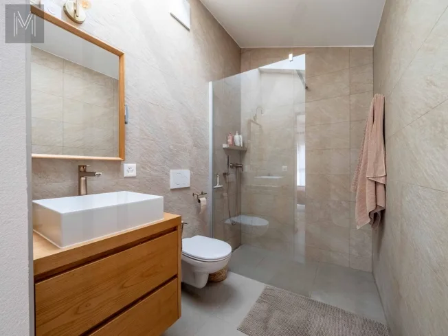 4.5 Zimmer Einfamilienhaus in Broc – Foto 9 von 17