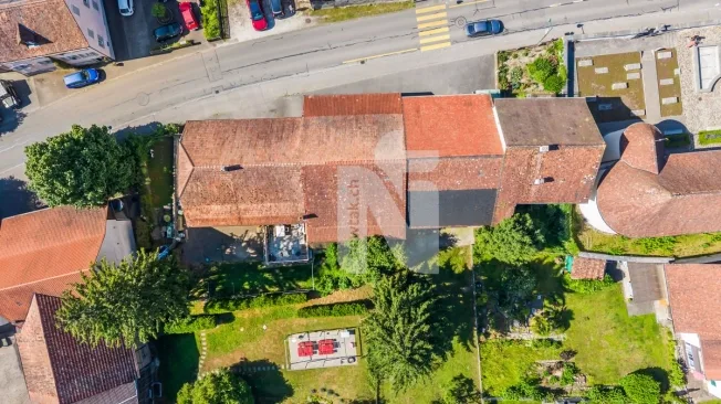 Charmantes Bauernhaus mit zwei separaten Wohnungen, grossem Garten, Terrasse und Renditepotenzial – Foto 13 von 13