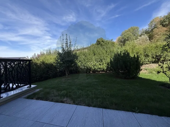 Magnificent 4.5-room apartment with terrace and garden