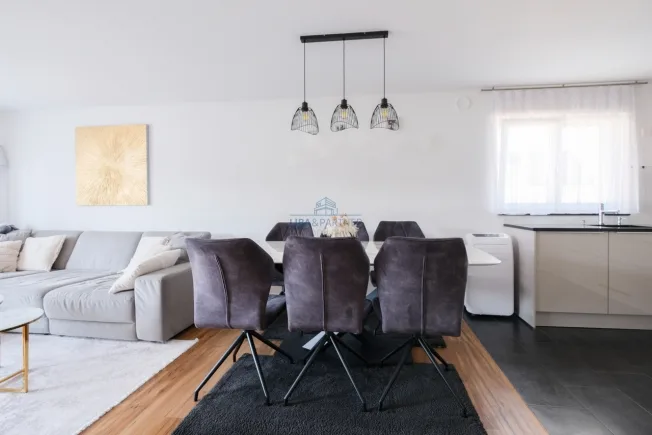 4 Zimmer Wohnung in Aesch BL – Foto 2 von 12