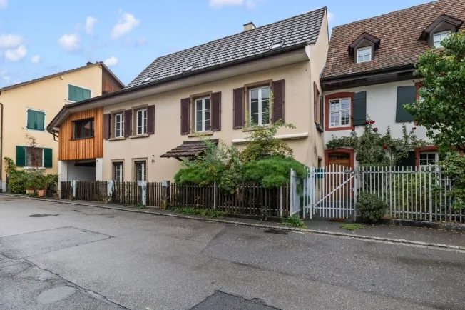 6.5 Zimmer Einfamilienhaus in Frenkendorf – photo 1 sur 13