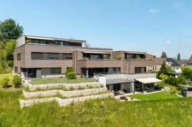 Stilvolle 2.5-Zimmer-Terrassenwohnung mit Panoramablick – Foto 8 von 11