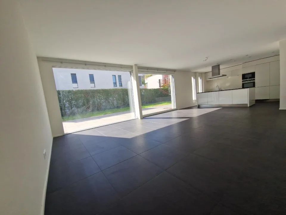 Helle 5.5-Zimmer-Wohnung mit Balkon in Pratteln – sofort verfügbar!