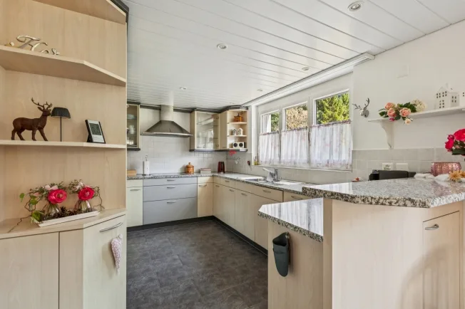 6.5 Zimmer Einfamilienhaus in Bürglen UR – Foto 3 von 9