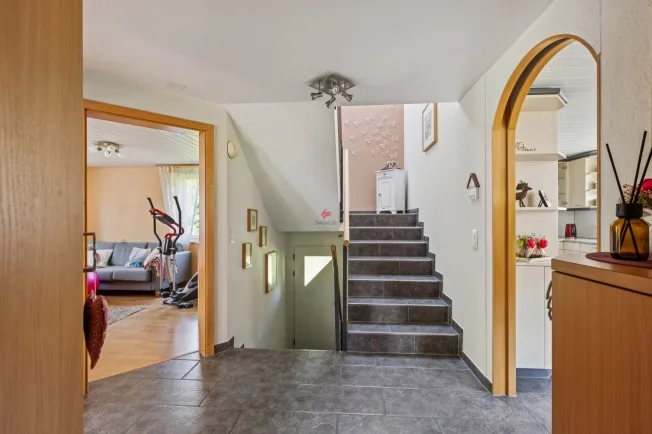 6.5 Zimmer Einfamilienhaus in Bürglen UR – Foto 6 von 9