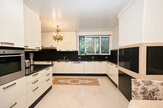 6 Zimmer Villa in Bissone – Foto 11 von 20
