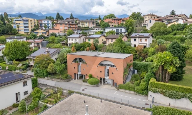 5.5 Zimmer Reihenfamilienhaus in Gentilino – Foto 2 von 14