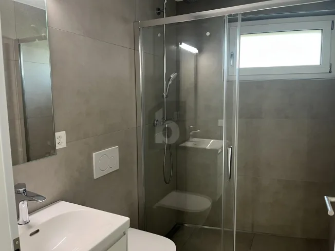 4.5 Zimmer Etagenwohnung in Rossemaison – Foto 5 von 6