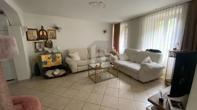 Schöne Reihenhaus-Villa mit 7,5 Zimmern im Locarnese – Foto 13 von 14