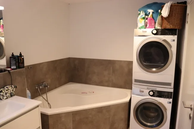 Exclusive 3.5-room apartment incl. 2 parking spaces – photo 7 of 12