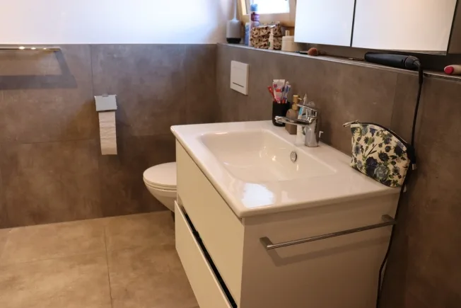 Exclusive 3.5-room apartment incl. 2 parking spaces – photo 8 of 12