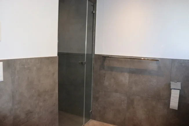 Exclusive 3.5-room apartment incl. 2 parking spaces – photo 9 of 12