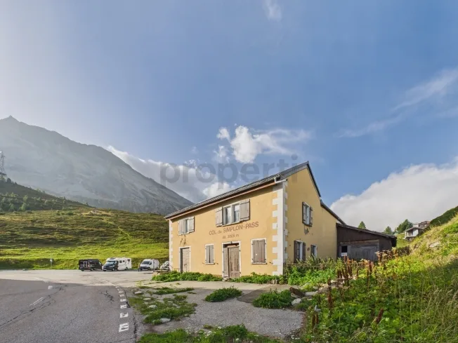 Historisches Pass-Juwel auf 2'005 m ü. M.: 228 m² Wohnfläche, alpine Traumkulisse und vielseitige Nutzung – Foto 7 von 16