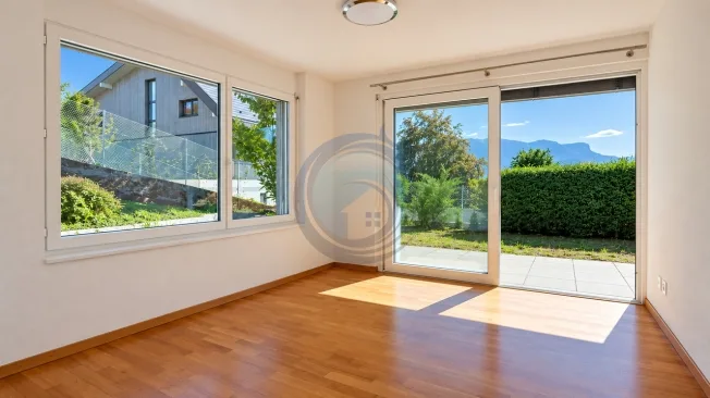 VILLA JUMELÉE AVEC VUE PANORAMIQUE SUR LE LAC ET JARDIN PRIVATIF – photo 16 sur 22