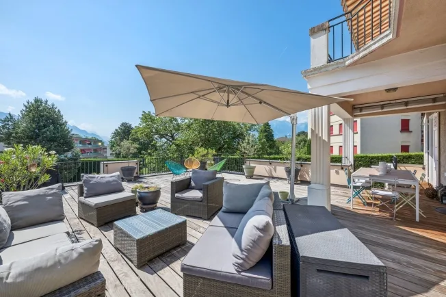 13 Zimmer Villa in La Tour-de-Peilz – Foto 3 von 13