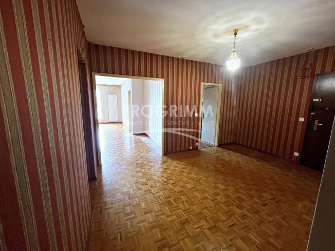 Neu - Zu renovieren - 5-Zimmer-Wohnung/145m2 mit großem Balkon 8m2 - Keller + Tiefgaragenplatz – Foto 6 von 10