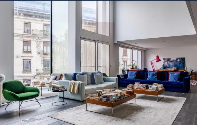Élégant duplex contemporain avec double hauteur et services hôteliers – photo 2 sur 10