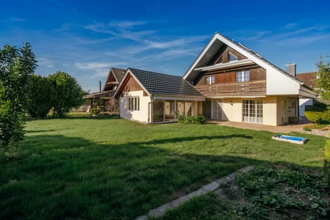 6.5 Zimmer Einfamilienhaus in Uezwil – foto 2 di 13