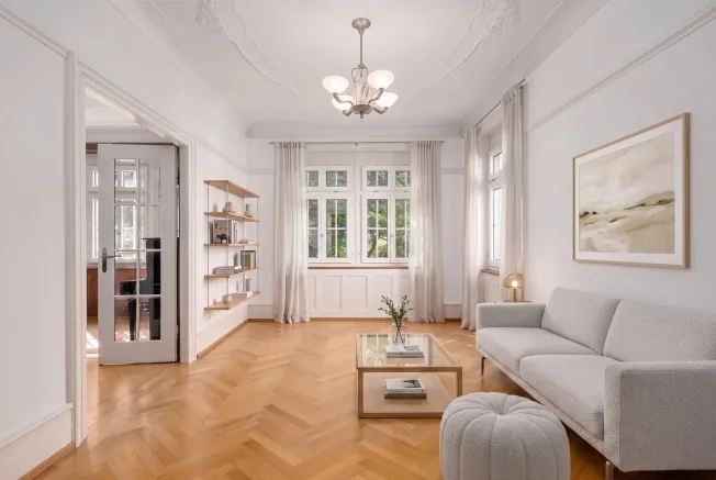 10 Zimmer Einfamilienhaus in Zürich – Foto 2 von 13
