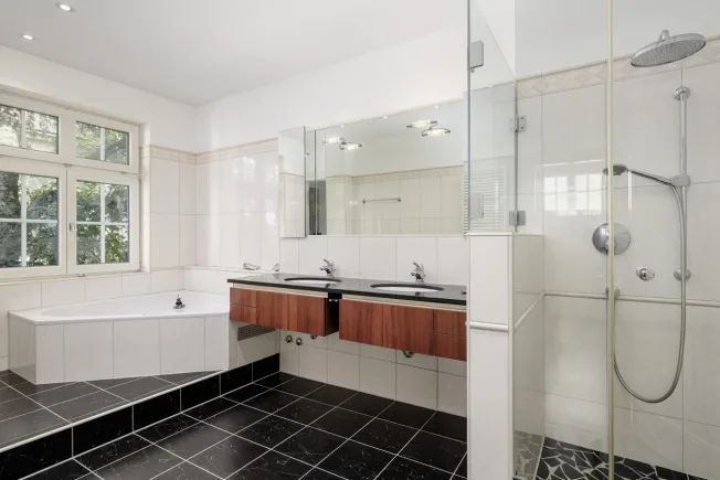 10 Zimmer Einfamilienhaus in Zürich – Foto 9 von 13