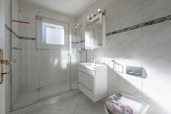 4.5 Zimmer Etagenwohnung in Weiningen ZH – Foto 10 von 12