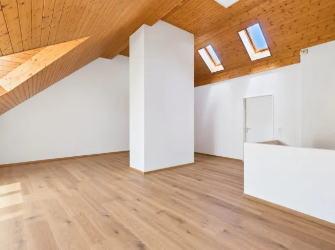 6.5 Zimmer Einfamilienhaus in Forch – Foto 3 von 6