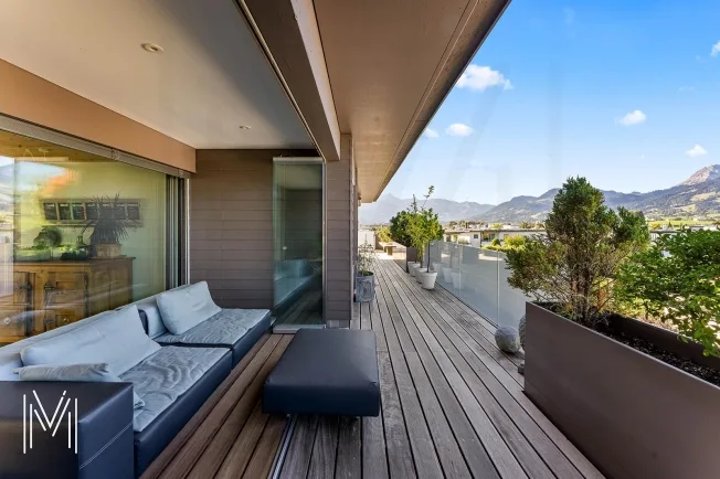 EXCEPTIONAL 7.5-ROOM DUPLEX PENTHOUSE - Between heaven and earth? 360° panoramic view in the heart of Bulle – photo 5 of 33