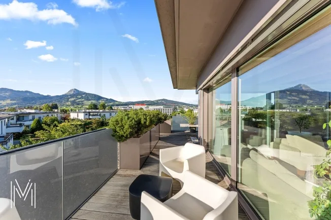 EXCEPTIONAL 7.5-ROOM DUPLEX PENTHOUSE - Between heaven and earth? 360° panoramic view in the heart of Bulle – photo 4 of 33