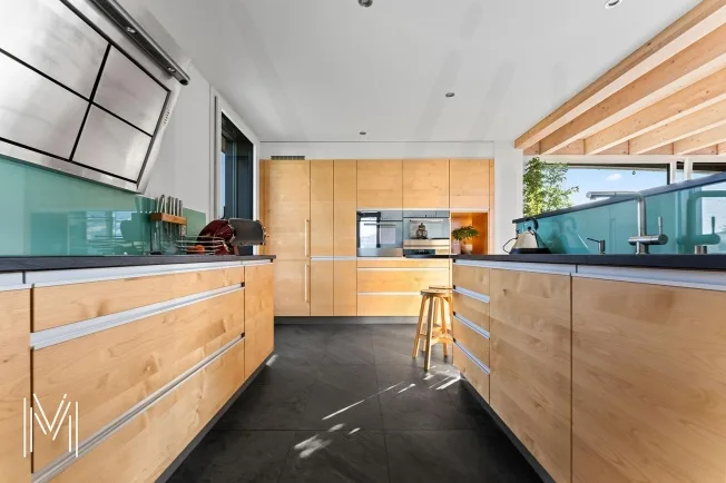EXCEPTIONAL 7.5-ROOM DUPLEX PENTHOUSE - Between heaven and earth? 360° panoramic view in the heart of Bulle – photo 9 of 33