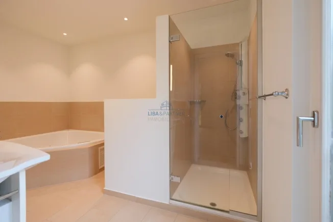 6.5 Zimmer Attikawohnung in Binningen – foto 12 di 14