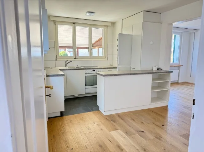 Casa a due famiglie in vendita a Biel-Benken – foto 2 di 16