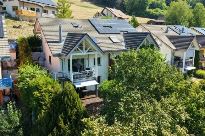 4.5 Zimmer Einfamilienhaus in Läufelfingen – Foto 1 von 17