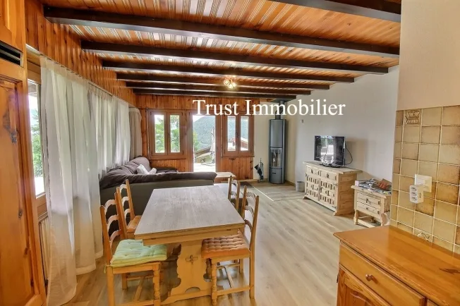 Chalet di 5,5 stanze un vero rifugio alpino nel cuore di La Tzoumaz – foto 2 di 26