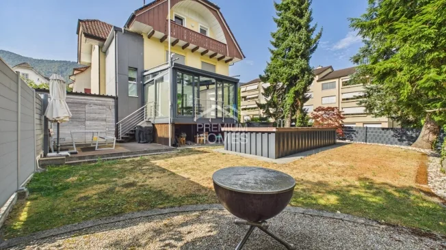 Casa familiare esclusiva con unità abitativa aggiuntiva, piscina e doppio garage – foto 14 di 28